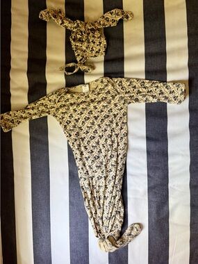 Kate Quinn Bamboo Trellis 2 piece Set Floral Knotted Baby Gown with Rabbit Hat